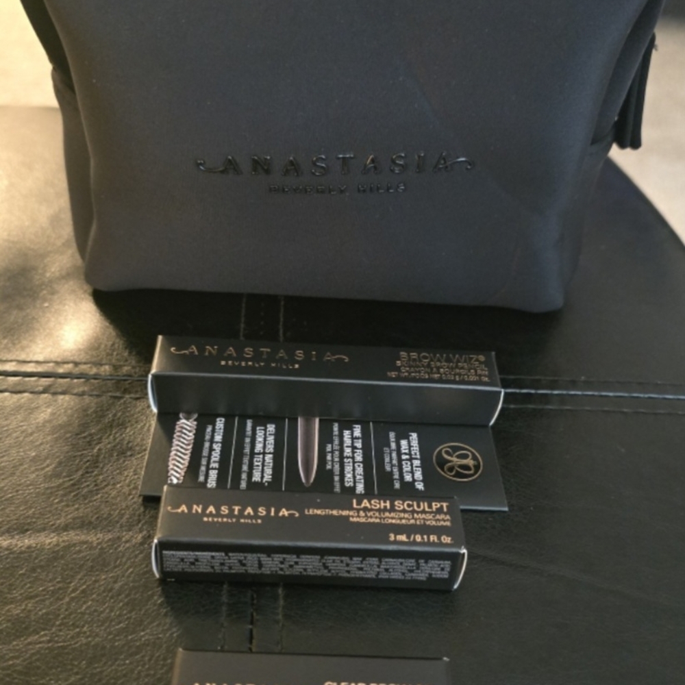 Anastasia Beverly Hills Black Mini Bundle